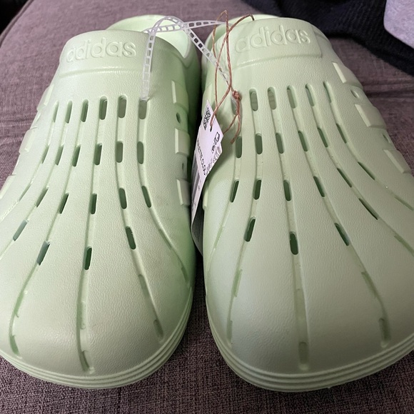 Adidas Adilette Unisex Clog Pastel Green Slip on
Style IF0793 New M 11 W 12 - Picture 7 of 10